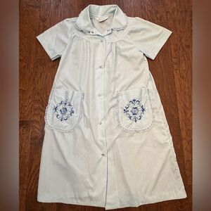 Ladies Vintage Merville pearl snap house coat robe size 14